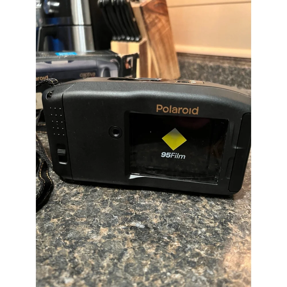 Vintage Polaroid Captiva SLR Instant 95 Film Camera Auto Focus